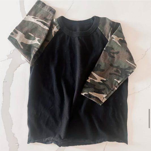 Baseball style shirt - camo